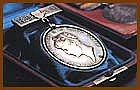 ノース・アメリカン号遭難救助に対する感謝の銀のメダル